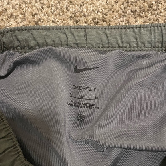 Grey Nike shorts Medium - Picture 2 of 2